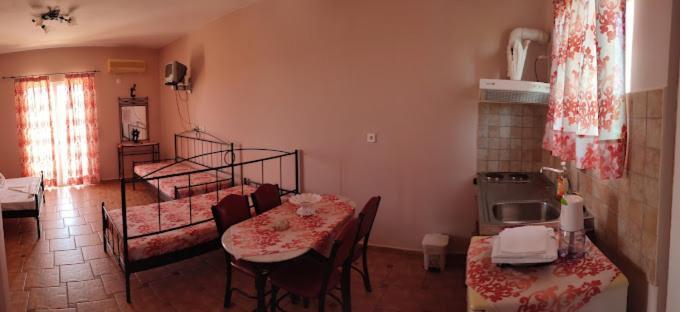 Hotel Takis Agios Georgios  Dış mekan fotoğraf
