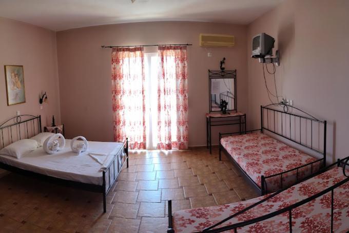 Hotel Takis Agios Georgios  Dış mekan fotoğraf